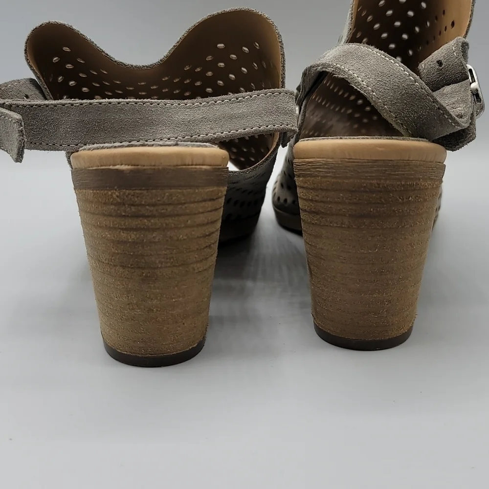 Sophia Milano Grey Perforated Suede Sling Back Sandal Heels Size 8 - Picture 4 of 8